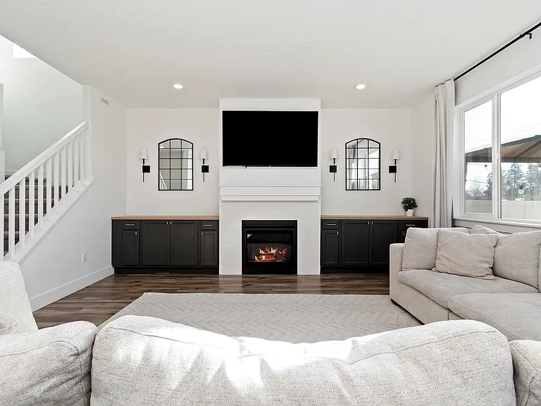 775 Knowledge St — Photo 2