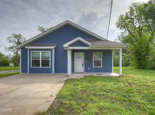 825 N Hall St, Webb City, MO 64870