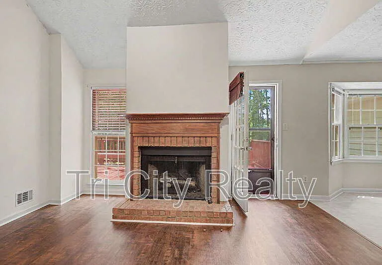 135 Brookside Trce — Photo 12