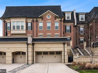 613 River Mist Dr, Oxon Hill, MD 20745