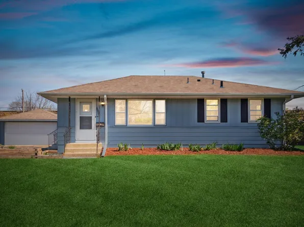 5000 Howe Ln, Brooklyn Center, MN 55429