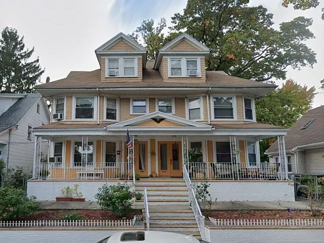 6 bed, 3.0 bath, $3,500 — Photo 2