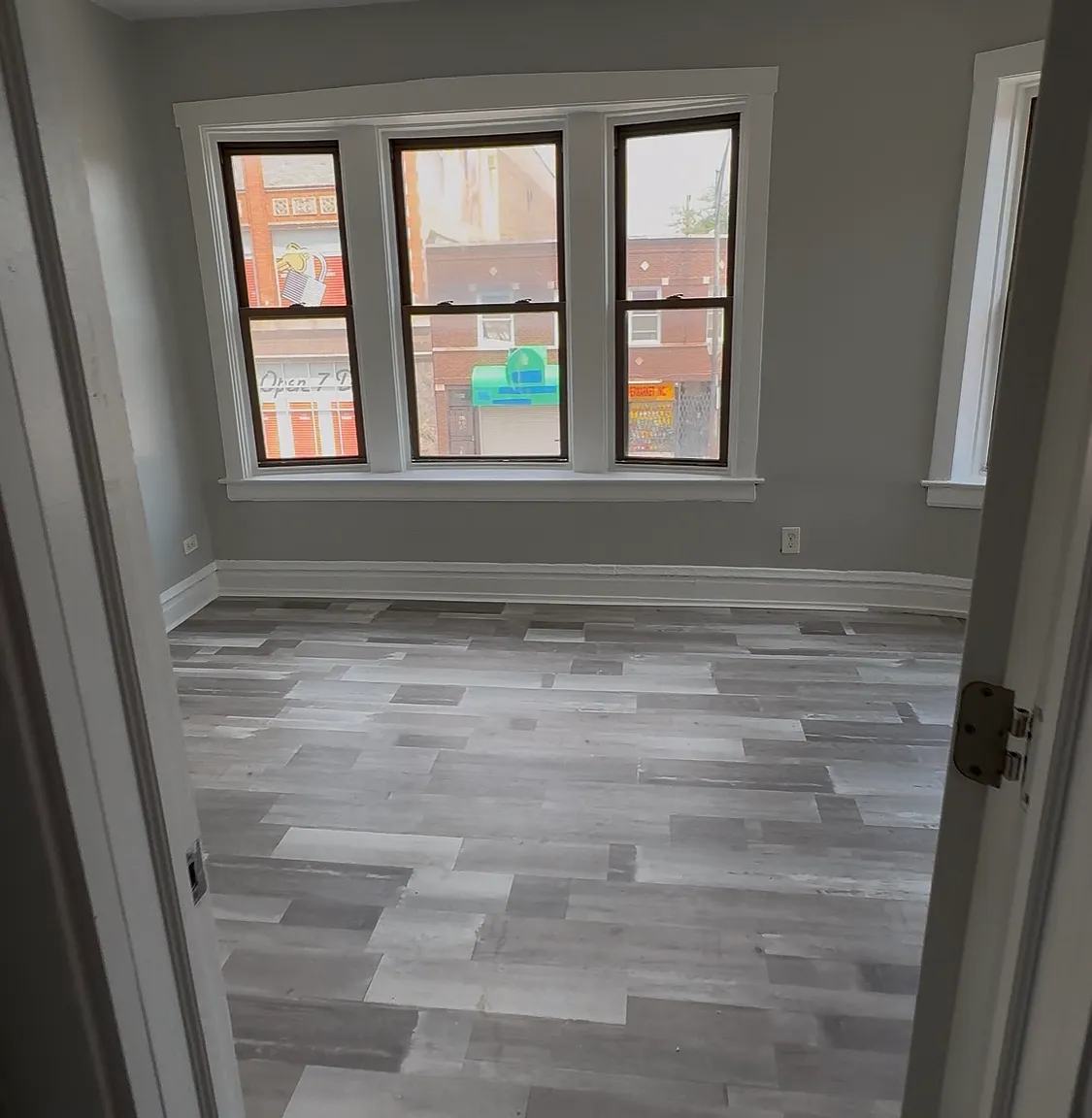 3 bed, 1200 sqft, $1,300 — Photo 3
