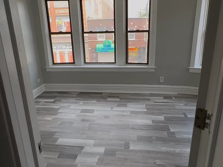 2535 W 63rd St #2 — Photo 3