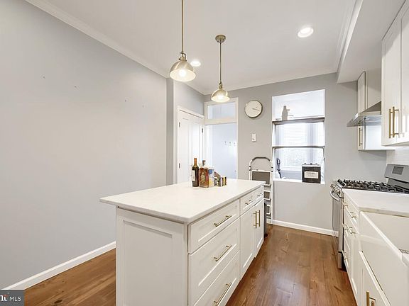 5th image of 540 E Fort Ave