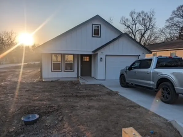 202 N Ora St, Pryor, OK 74361