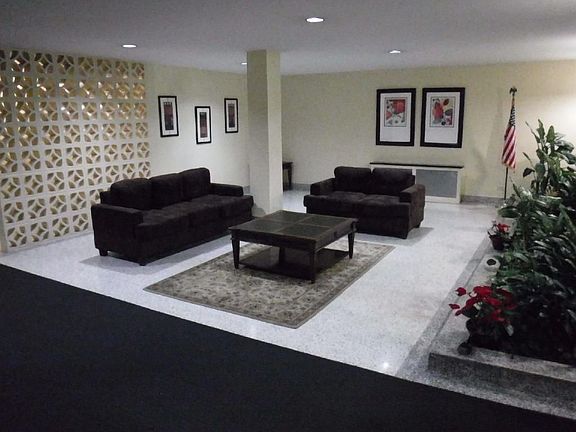 3rd image of 350 Richmond Ter #6K