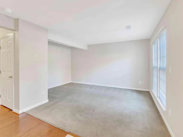 15744 Kensington Palace Ln — Photo 8