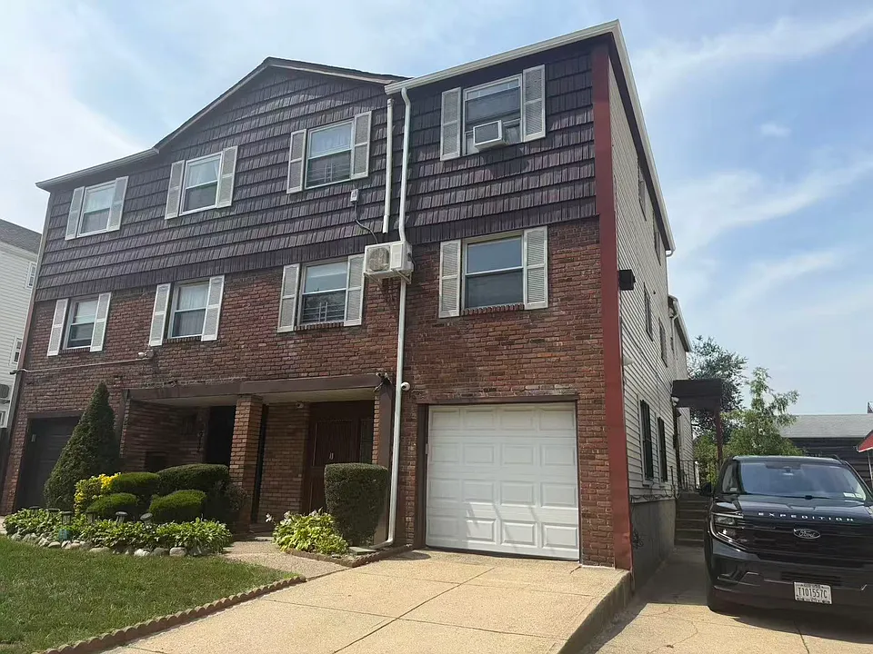 5910 Cloverdale Blvd #1