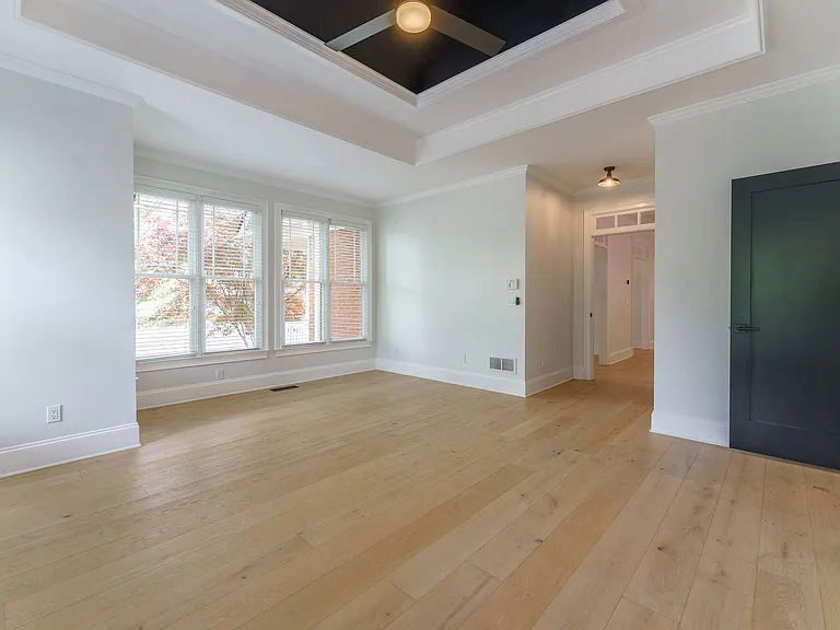 214 Chandler Walk — Photo 17
