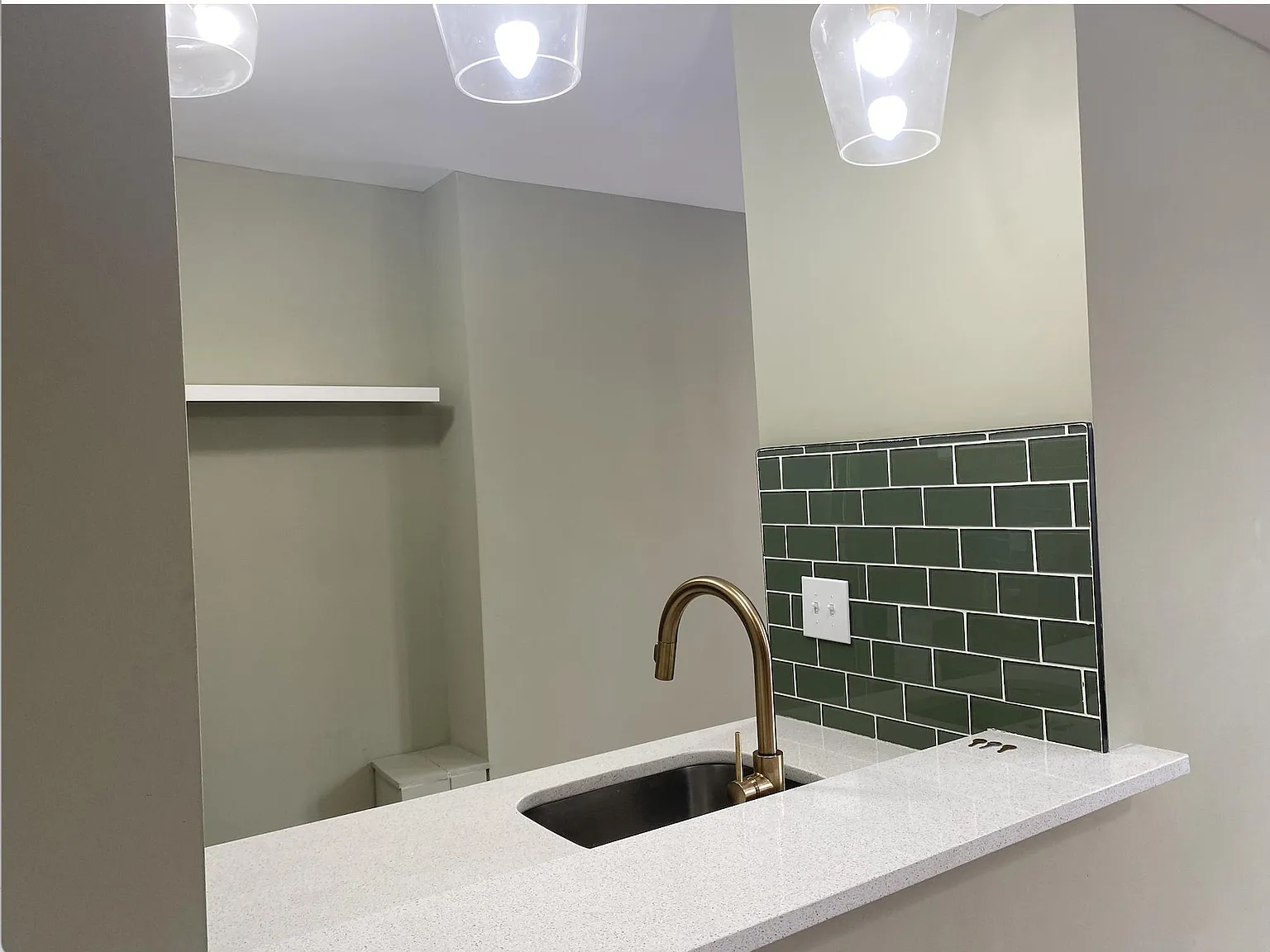 Studio, 550 sqft, $898 — Photo 3