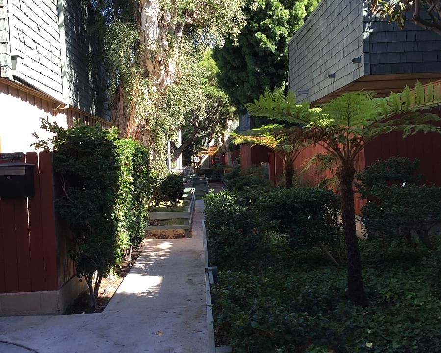 1st image of 23315 Arlington Ave