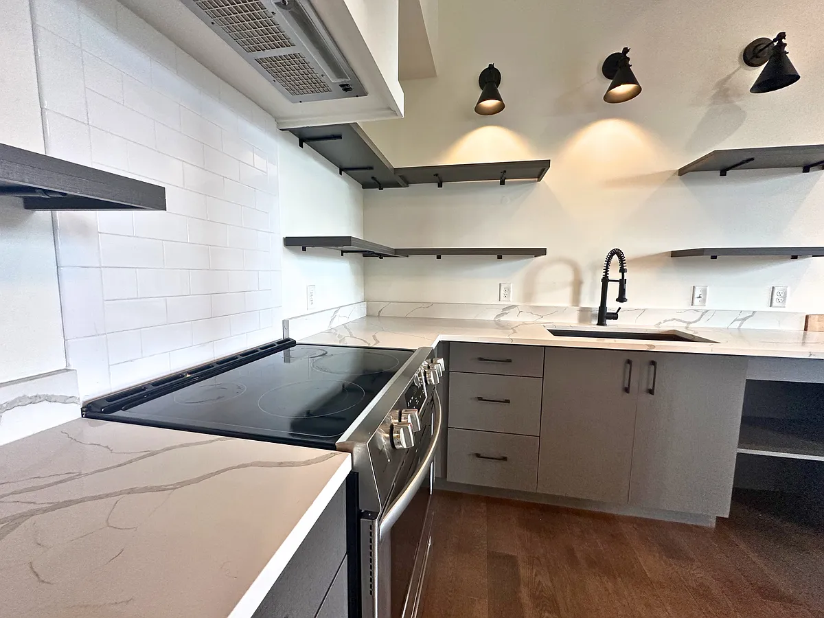 Building Photo - 921 Dauphin St #3F