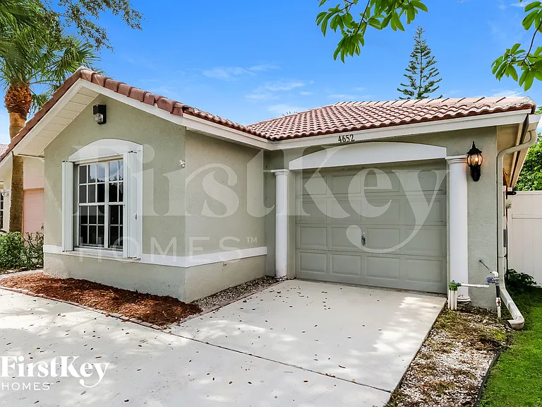 4652 Concordia Ln — Photo 3