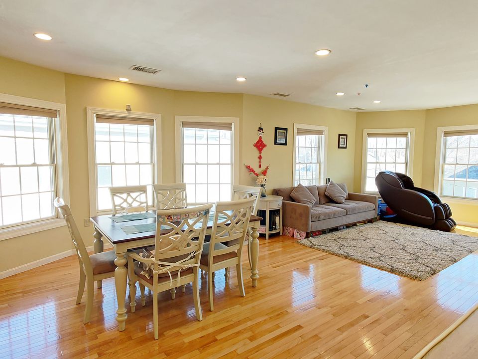 1st image of 37 Wilson Ave #2