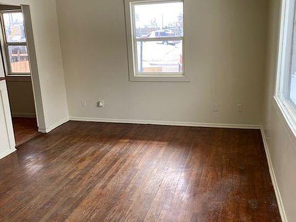 3rd image of 358 Sunnyside Ln