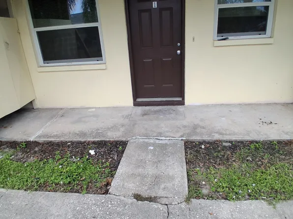 3074 Park Ln APT 1, Dunedin, FL 34698