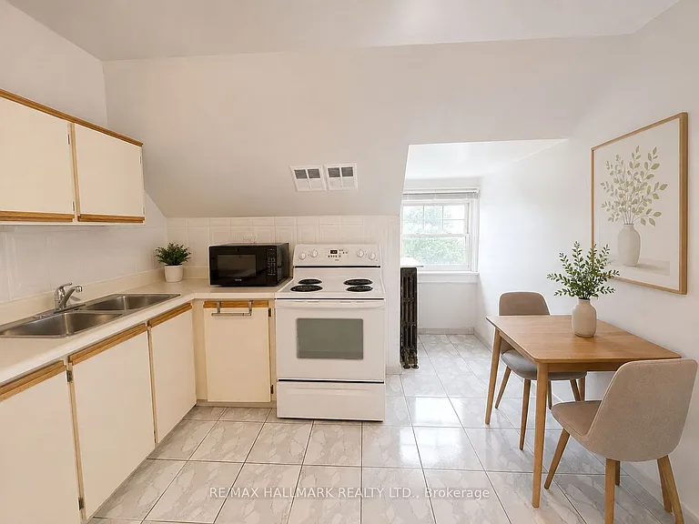 338 Vaughan Rd #3 — Photo 4