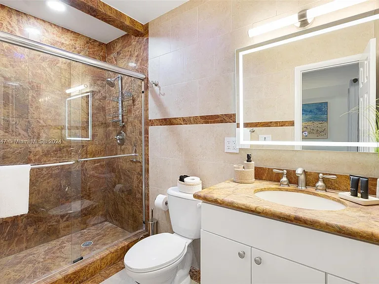 290 Tropic Dr — Photo 17