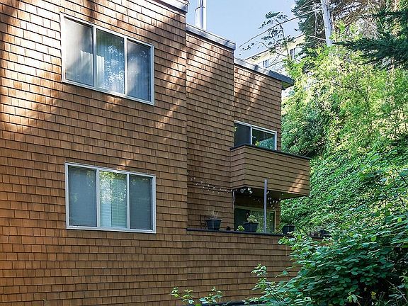 5th image of 184 Locksley Ave APT 5
