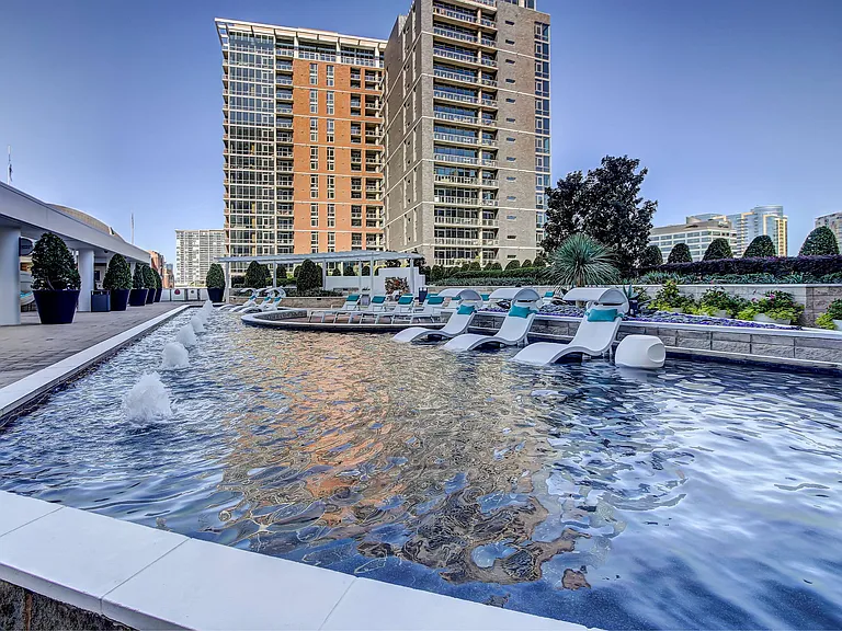 Cirque Residences — Photo 40