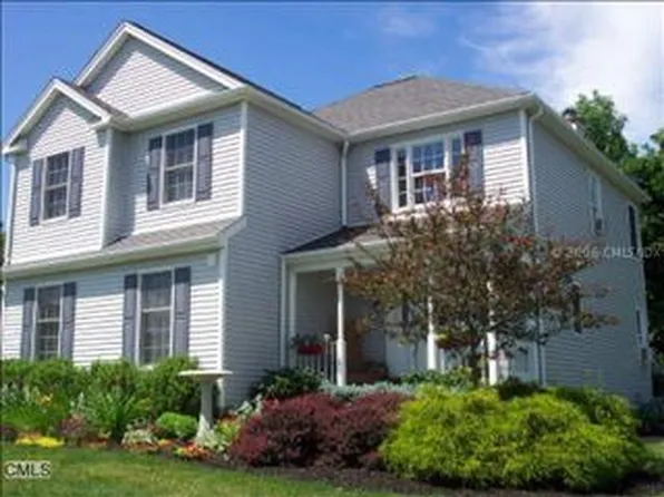 33 Reynolds Farm Rd, New Milford, CT 06776