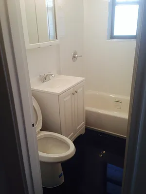 Rented by Alex Tembelis, LREB | media 24