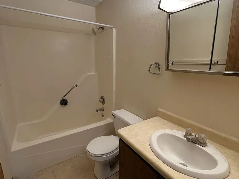 918 23rd Ave — Photo 2