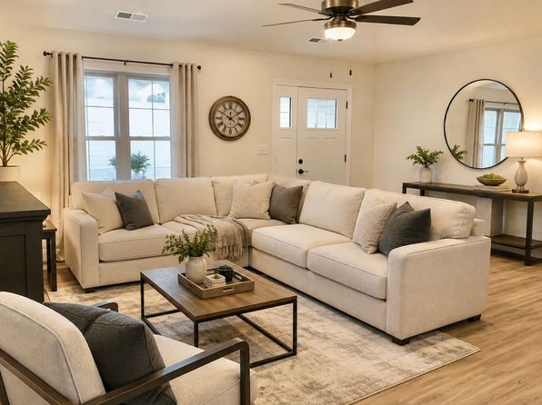 424 E Tinsel Cir