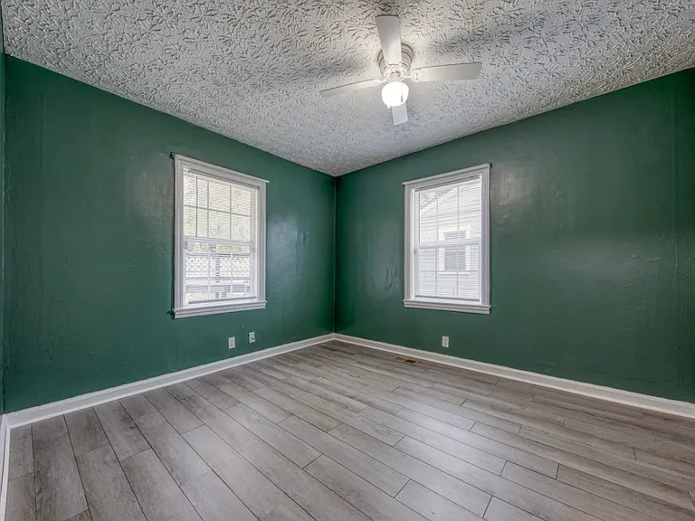 2527 Boyds Bridge Pike — Photo 10