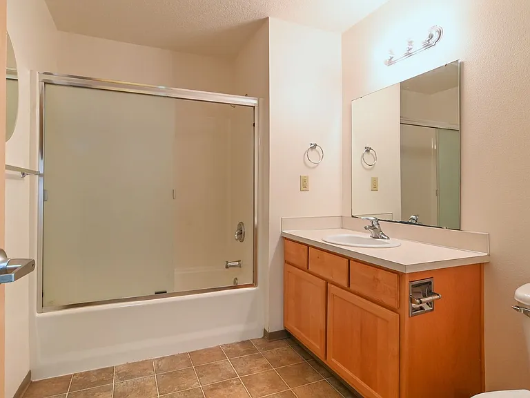 Hays Apartments — Photo 7