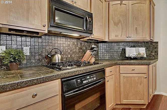 3 bed, 1479 sqft, $2,450 — Photo 2
