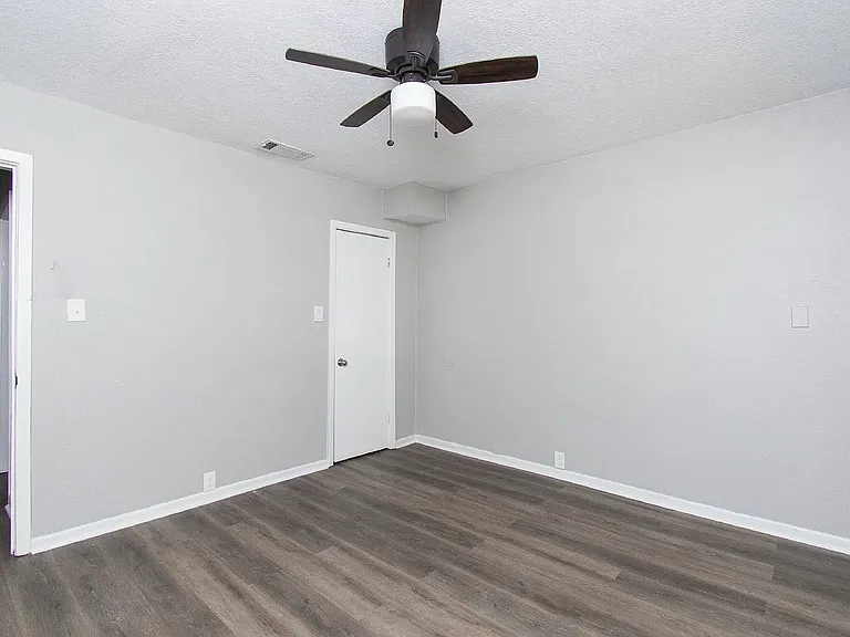 605 N Main St — Photo 7