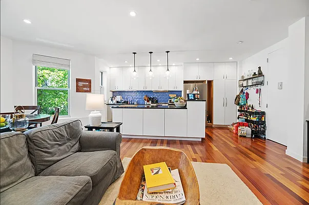 Rented by REAL New York | media 16