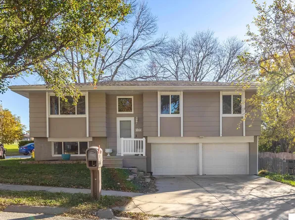 5721 N 117th Cir, Omaha, NE 68164