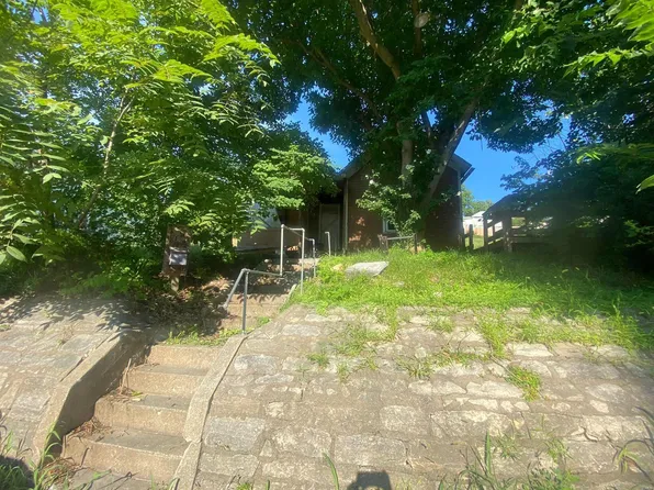 1015 Valley St, Hannibal, MO 63401