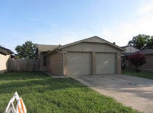 1206 SW 21st St, Moore, OK 73170