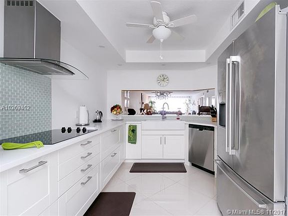 4th image of 10111 NW 24th Pl APT 302