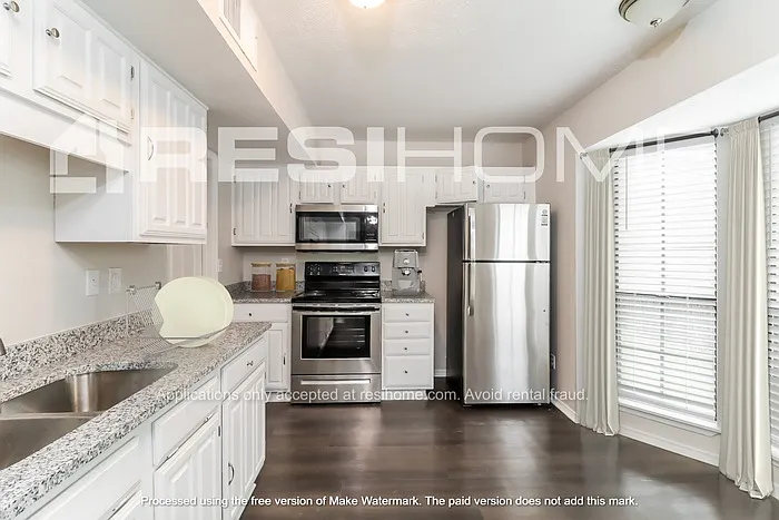 3 bed, 2.5 bath, 1450 sqft, $2,000 — Photo 3