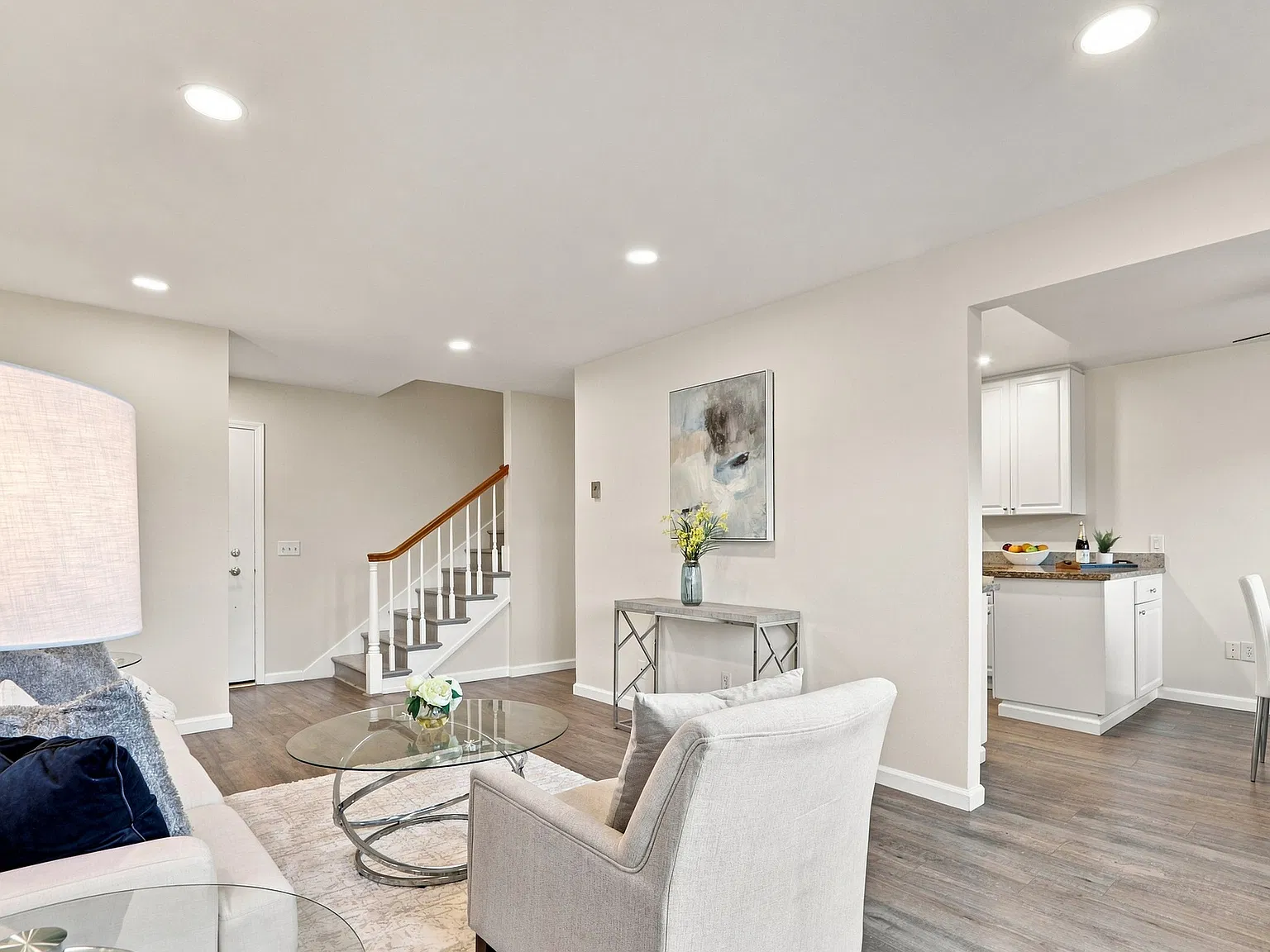 2 bed, 1.5 bath, 1050 sqft, $3,400 — Photo 3
