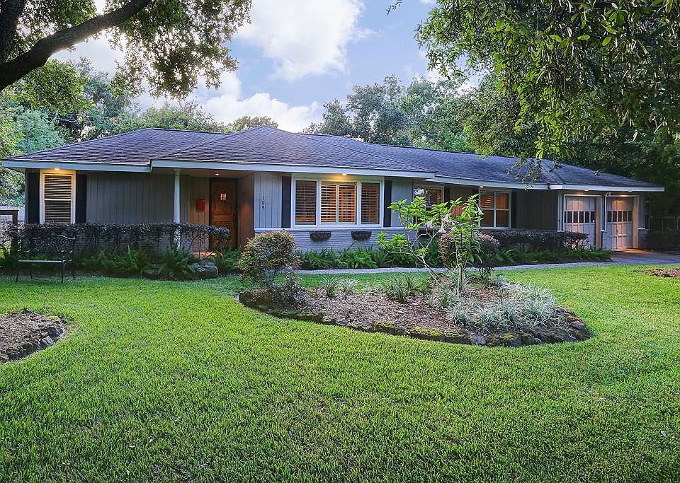 1st image of 1709 Creek Dr