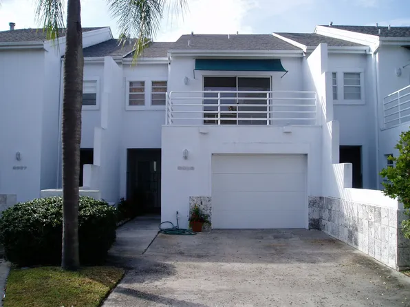 2985 W Knights Ave, Tampa, FL 33611