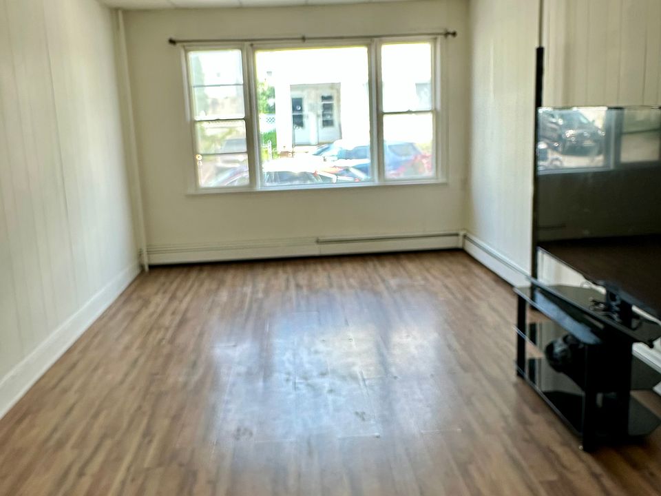Spacious Front/Living Room with Big Picture Window