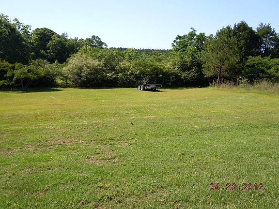 3rd image of 41 Briar Hills Dr