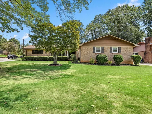 209 Navaho Dr, Spartanburg, SC 29301