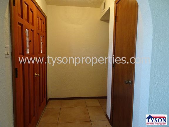 2nd image of 9220 Cascajo Dr NE