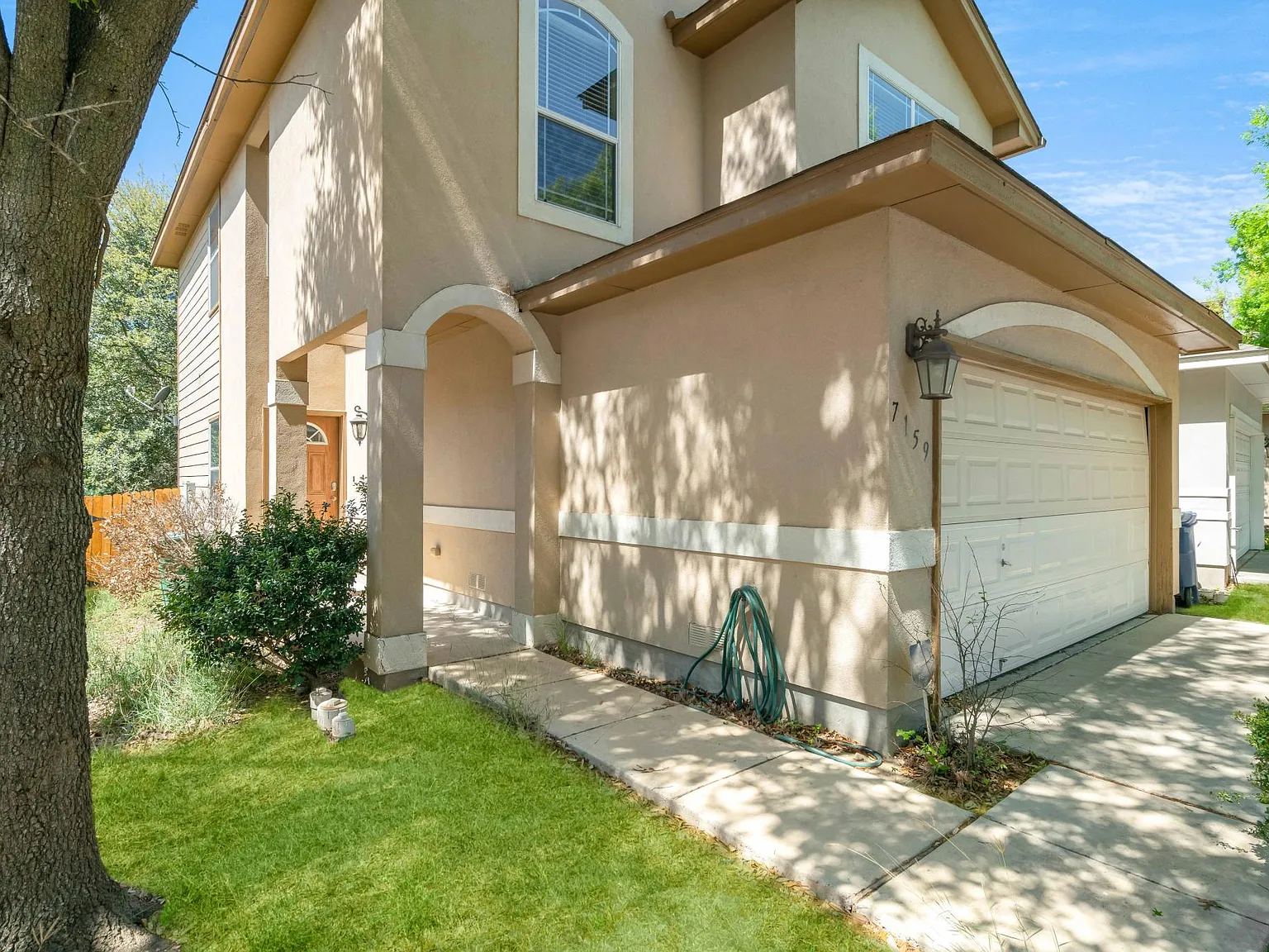 3 bed, 2.5 bath, 1495 sqft, $1,850 — Photo 2