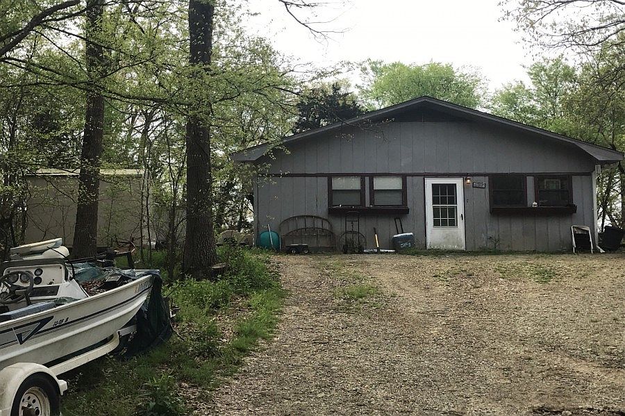 2nd image of 426 Meyers Creek Rd