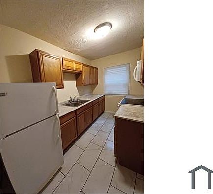 1st image of 2424 Benderwirt Ave #2