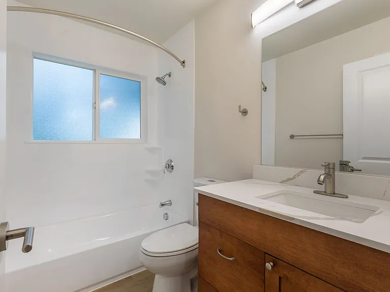 Bellefield Manor — Photo 44